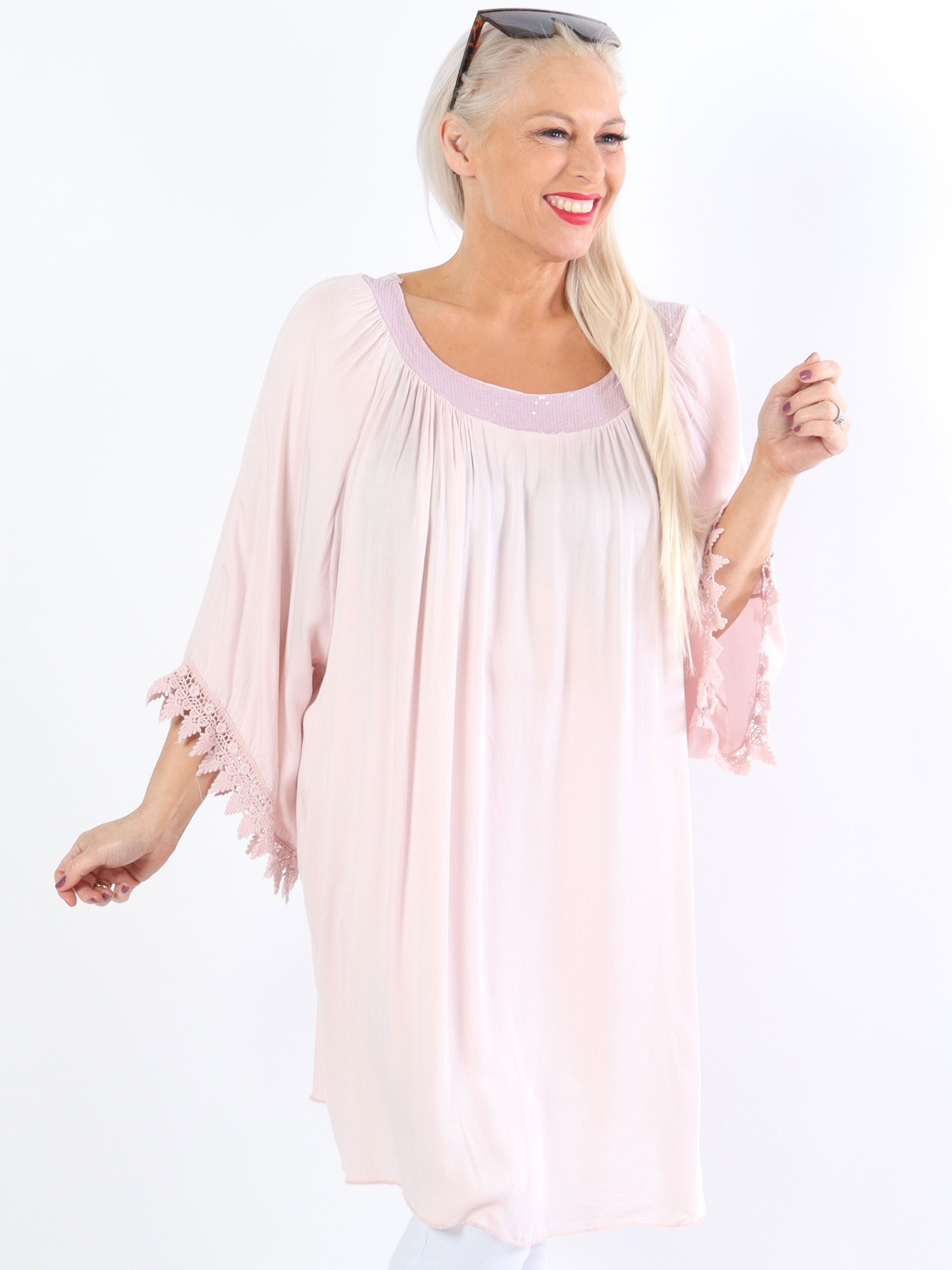 Dolores - Plus size tunikakjole med pailletter og broderinger